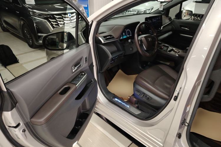 Used Toyota SIENNA 2021 2.5L Hybrid Platinum Edition Driver Seat
