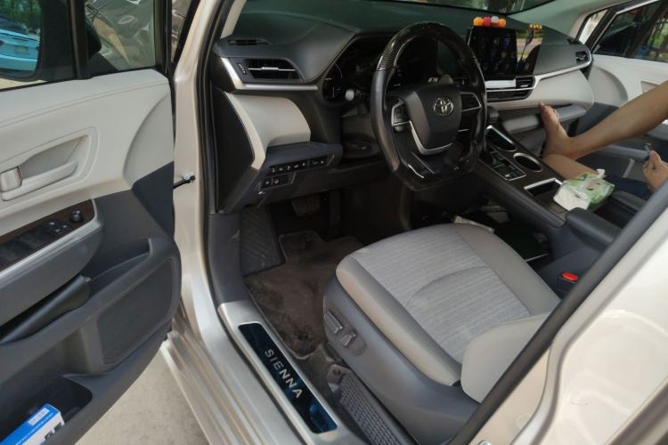 Used Toyota SIENNA 2021 2.5L Hybrid Comfort Edition Driver Seat