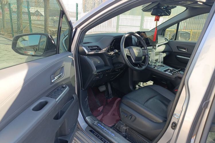 Used Toyota SIENNA 2021 2.5L Hybrid Ultimate Edition Driver Seat