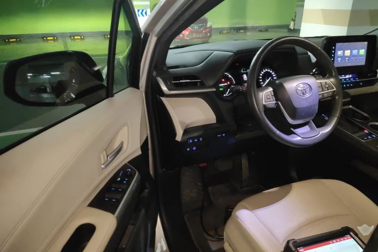 Used Toyota SIENNA 2021 2.5L Hybrid Luxury Edition Driver Seat