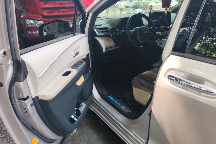 Used Toyota SIENNA 2021 2.5L Hybrid Ultimate Edition Driver Seat