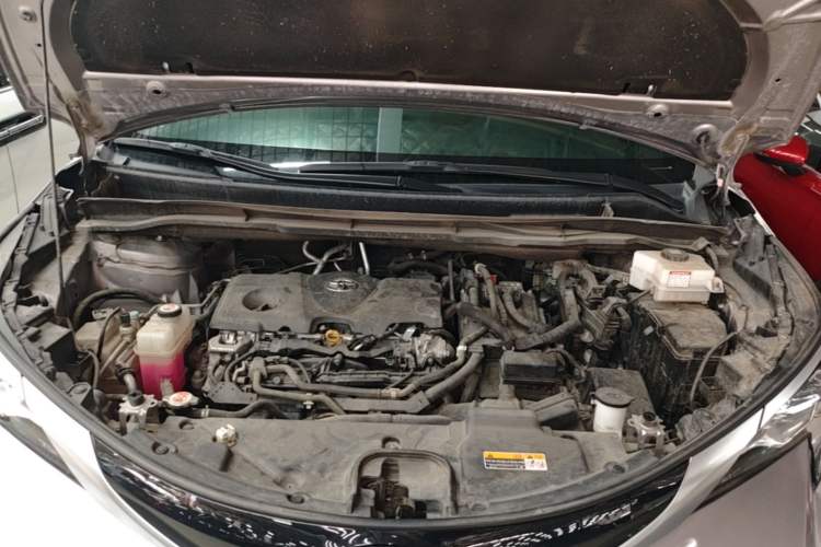 Used Toyota SIENNA 2021 2.5L Hybrid Premium Edition Engine Bay