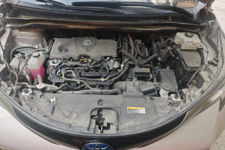 Used Toyota SIENNA 2021 2.5L Hybrid Premium Edition Engine Bay
