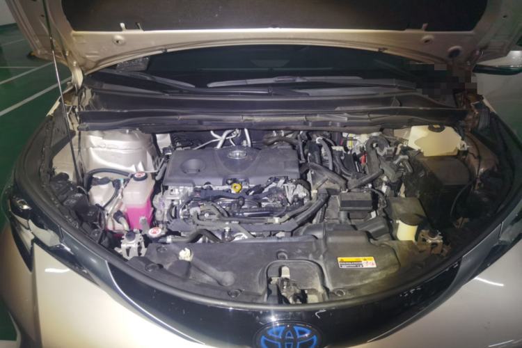 Used Toyota SIENNA 2021 2.5L Hybrid Premium Edition Engine Bay