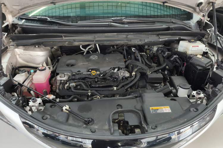Used Toyota SIENNA 2021 2.5L Hybrid Ultimate Edition Engine Bay