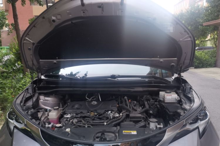 Used Toyota SIENNA 2021 2.5L Hybrid Platinum Edition Engine Bay