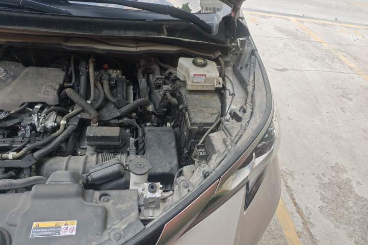 Used Toyota SIENNA 2021 2.5L Hybrid Premium Edition Engine Bay Left