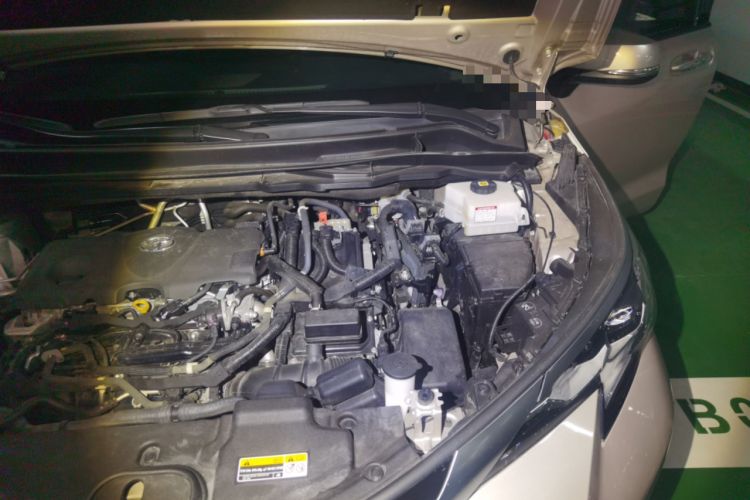 Used Toyota SIENNA 2021 2.5L Hybrid Premium Edition Engine Bay Left