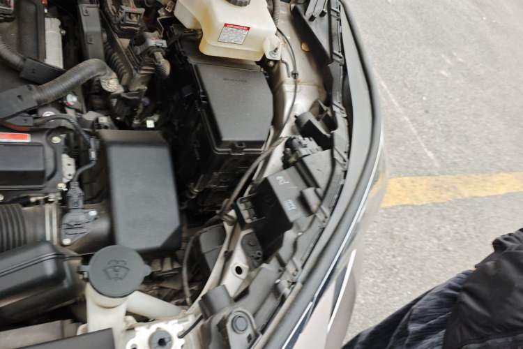 Used Toyota SIENNA 2021 2.5L Hybrid Ultimate Edition Engine Bay Left