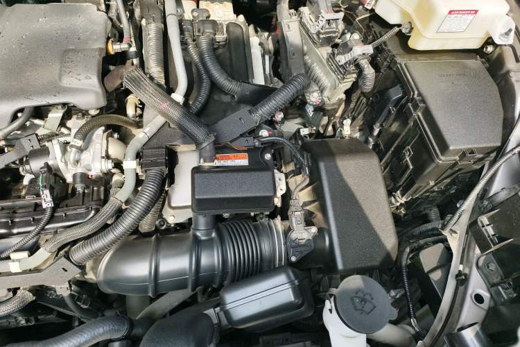 Used Toyota SIENNA 2021 2.5L Hybrid Premium Edition Engine Bay Left