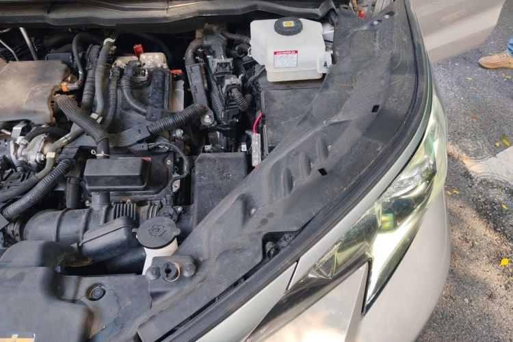 Used Toyota SIENNA 2021 2.5L Hybrid Ultimate Edition Engine Bay Left