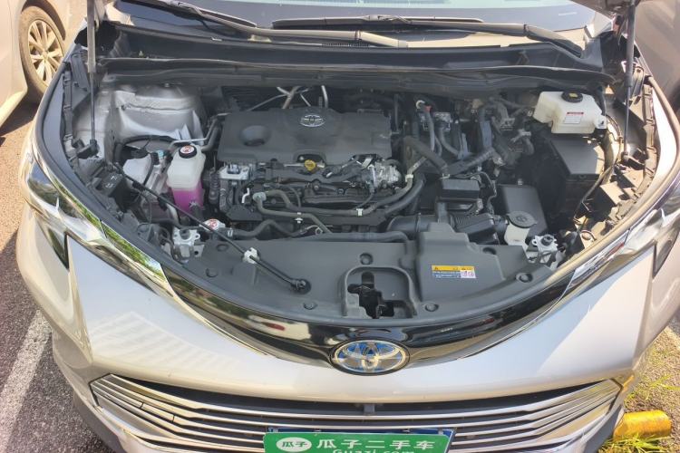 Used Toyota SIENNA 2021 2.5L Hybrid Comfort Edition Engine Bay