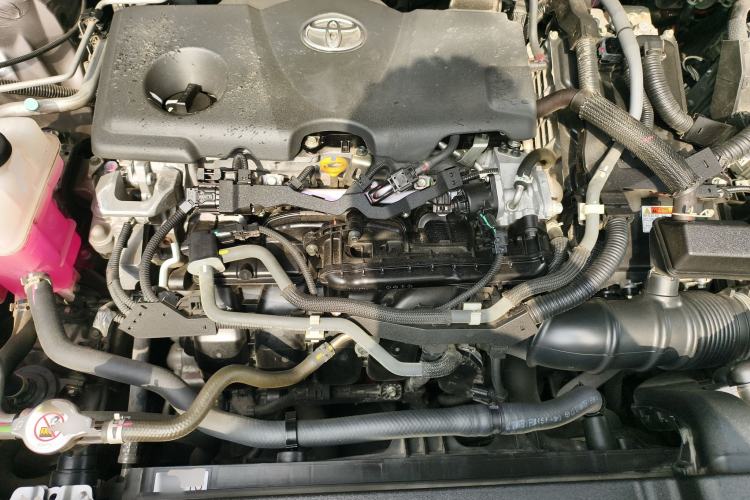 Used Toyota SIENNA 2021 2.5L Hybrid Premium Edition Engine Bay