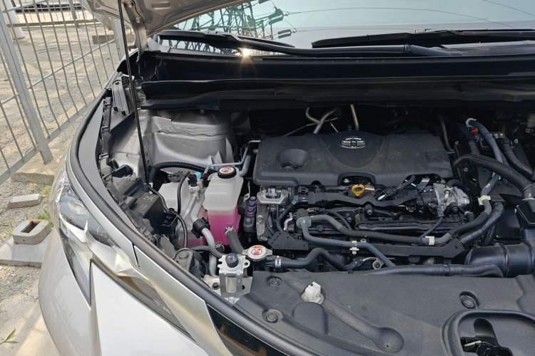 Used Toyota SIENNA 2021 2.5L Hybrid Ultimate Edition Engine Bay Right