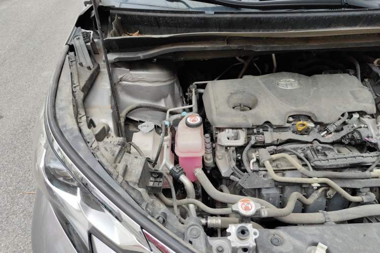 Used Toyota SIENNA 2021 2.5L Hybrid Comfort Edition Engine Bay Right