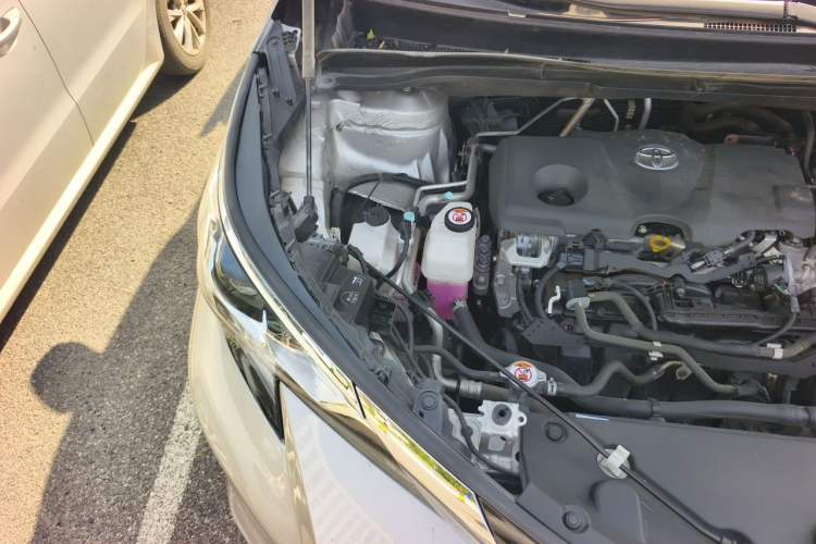 Used Toyota SIENNA 2021 2.5L Hybrid Comfort Edition Engine Bay Right