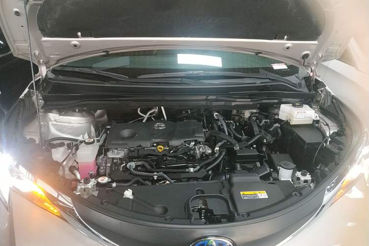 Used Toyota SIENNA 2021 2.5L Hybrid Comfort Edition Engine Bay