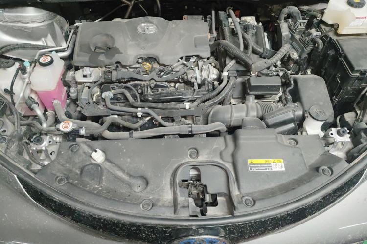Used Toyota SIENNA 2021 2.5L Hybrid Luxury Edition Engine Bay