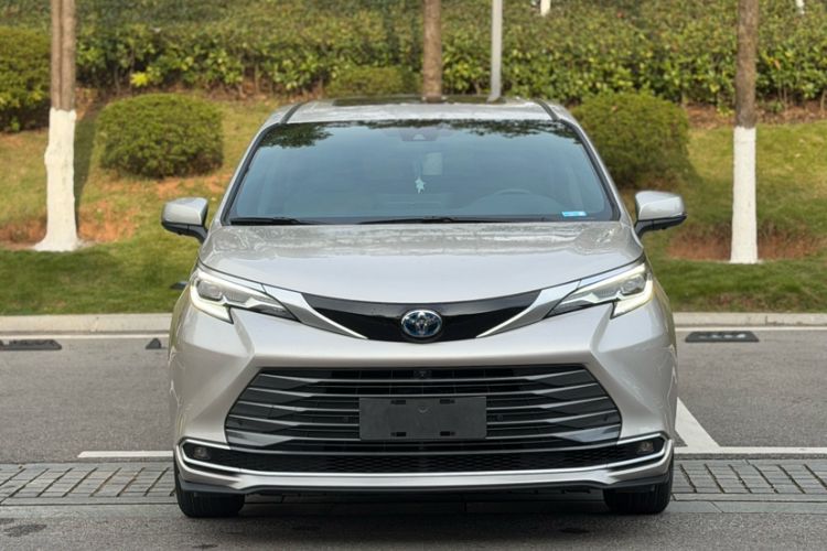 Used Toyota SIENNA 2021 2.5L Hybrid Luxury Edition Exterior 1