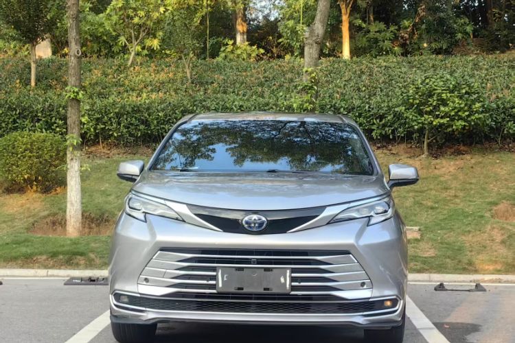 Used Toyota SIENNA 2021 2.5L Hybrid Platinum Edition Exterior 1