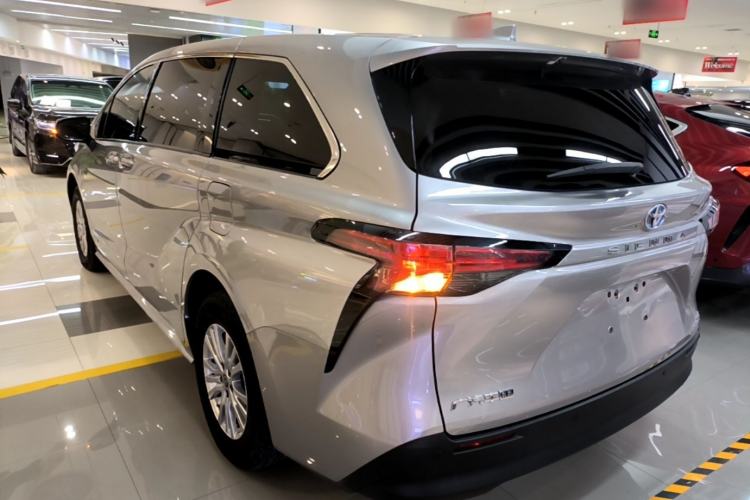 Used Toyota SIENNA 2021 2.5L Hybrid Comfort Edition Exterior 2