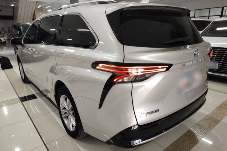 Used Toyota SIENNA 2021 2.5L Hybrid Platinum Edition Exterior 2