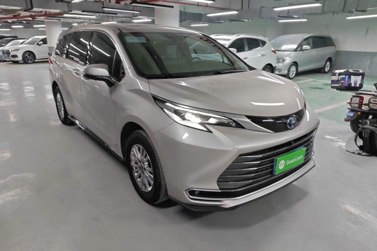 Used Toyota SIENNA 2021 2.5L Hybrid Premium Edition Exterior 2