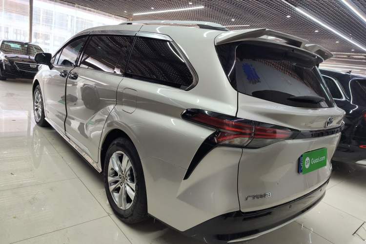 Used Toyota SIENNA 2021 2.5L Hybrid Ultimate Edition Exterior 3