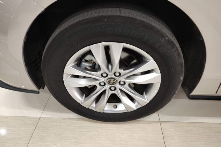 Used Toyota SIENNA 2021 2.5L Hybrid Platinum Edition Exterior 4