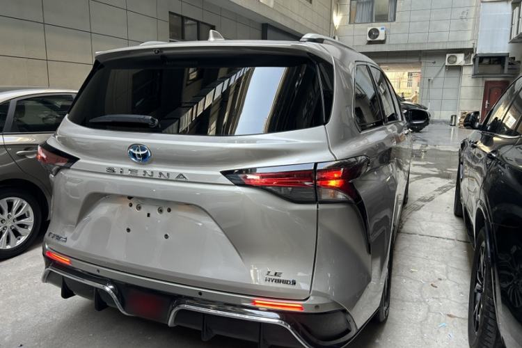 Used Toyota SIENNA 2021 2.5L Hybrid Comfort Edition Exterior 4