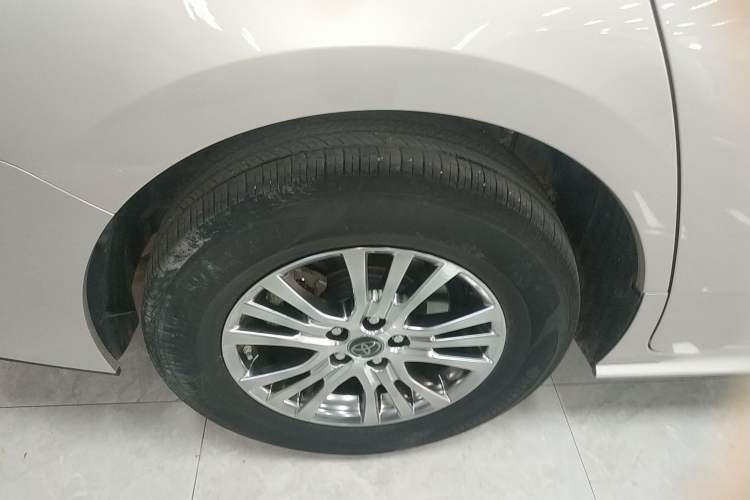 Used Toyota SIENNA 2021 2.5L Hybrid Comfort Edition Exterior 5