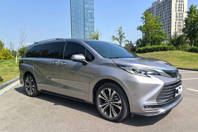 Used Toyota SIENNA 2021 2.5L Hybrid Premium Edition Exterior 5