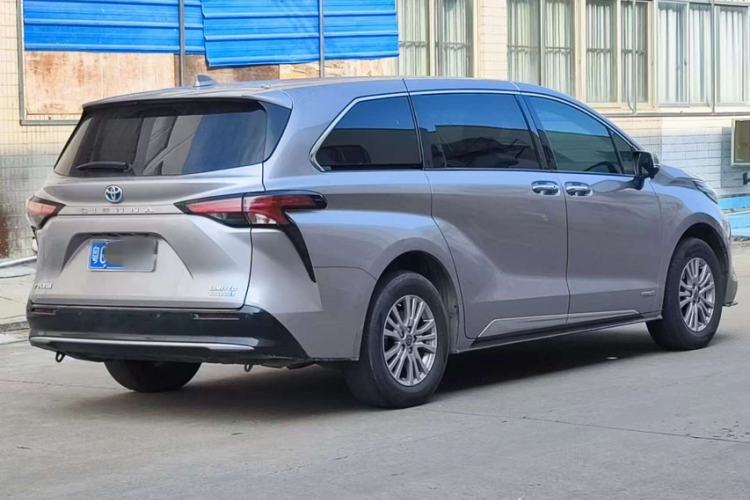 Used Toyota SIENNA 2021 2.5L Hybrid Premium Edition Exterior 5