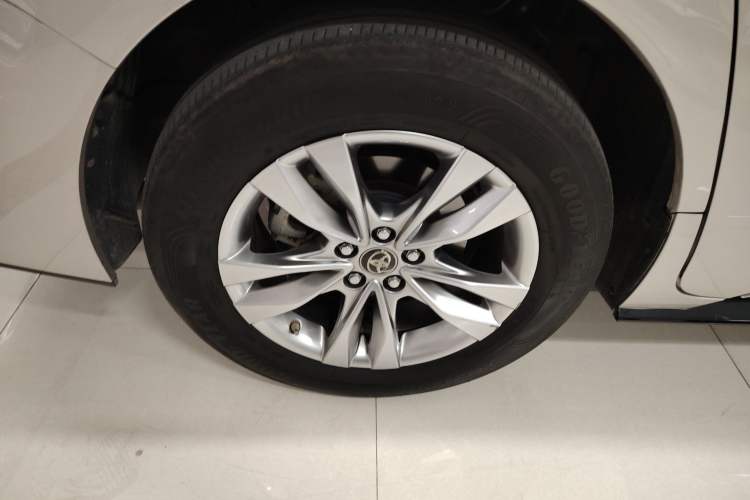 Used Toyota SIENNA 2021 2.5L Hybrid Platinum Edition Exterior 5