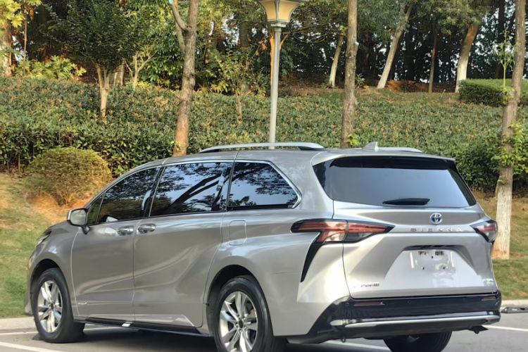 Used Toyota SIENNA 2021 2.5L Hybrid Platinum Edition Exterior 5