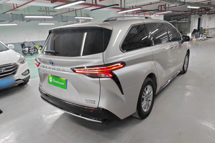 Used Toyota SIENNA 2021 2.5L Hybrid Premium Edition Exterior 5