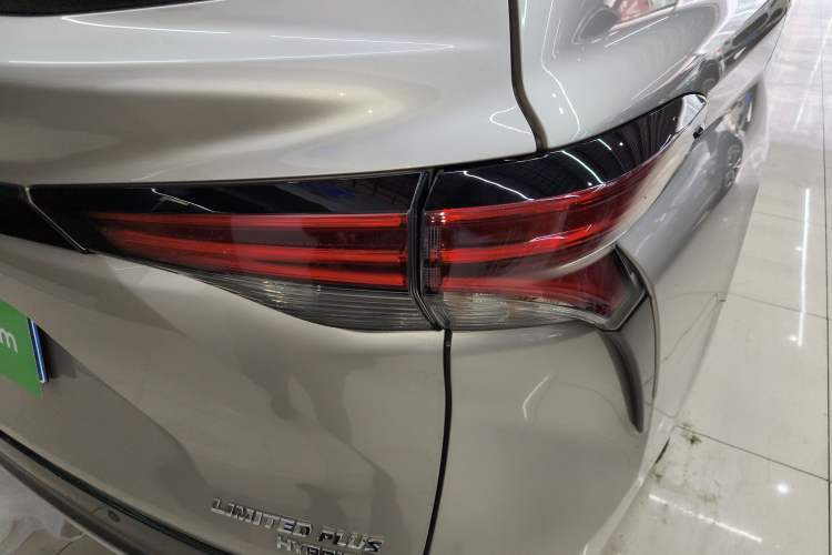Used Toyota SIENNA 2021 2.5L Hybrid Ultimate Edition Exterior 6