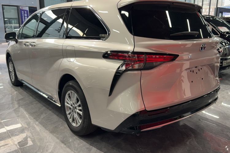 Used Toyota SIENNA 2021 2.5L Hybrid Luxury Edition Exterior 6
