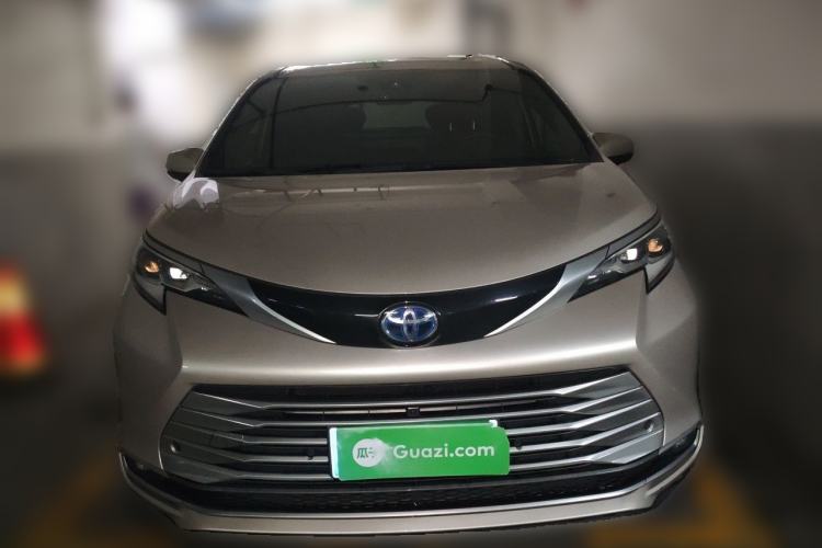Used Toyota SIENNA 2021 2.5L Hybrid Platinum Edition Front