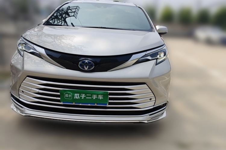 Used Toyota SIENNA 2021 2.5L Hybrid Ultimate Edition Front
