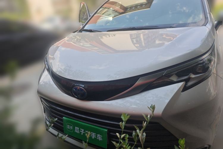Used Toyota SIENNA 2021 2.5L Hybrid Premium Edition Front