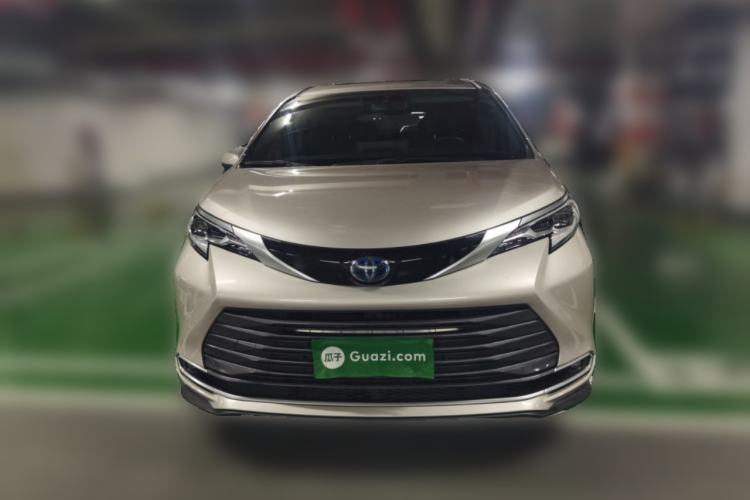 Used Toyota SIENNA 2021 2.5L Hybrid Premium Edition Front