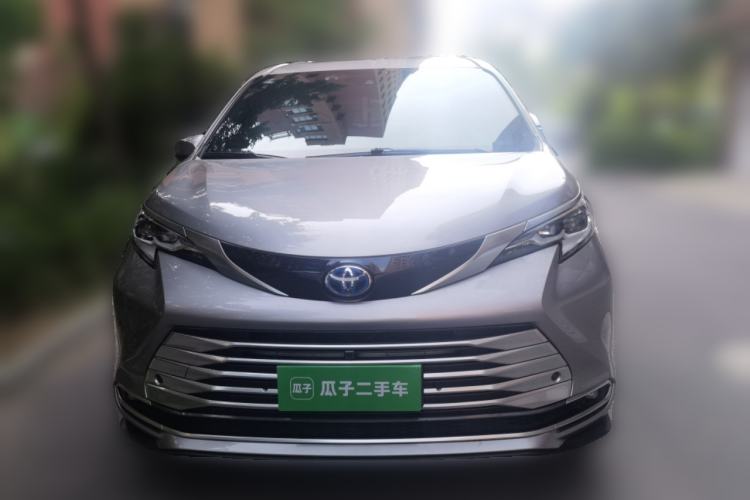 Used Toyota SIENNA 2021 2.5L Hybrid Platinum Edition Front