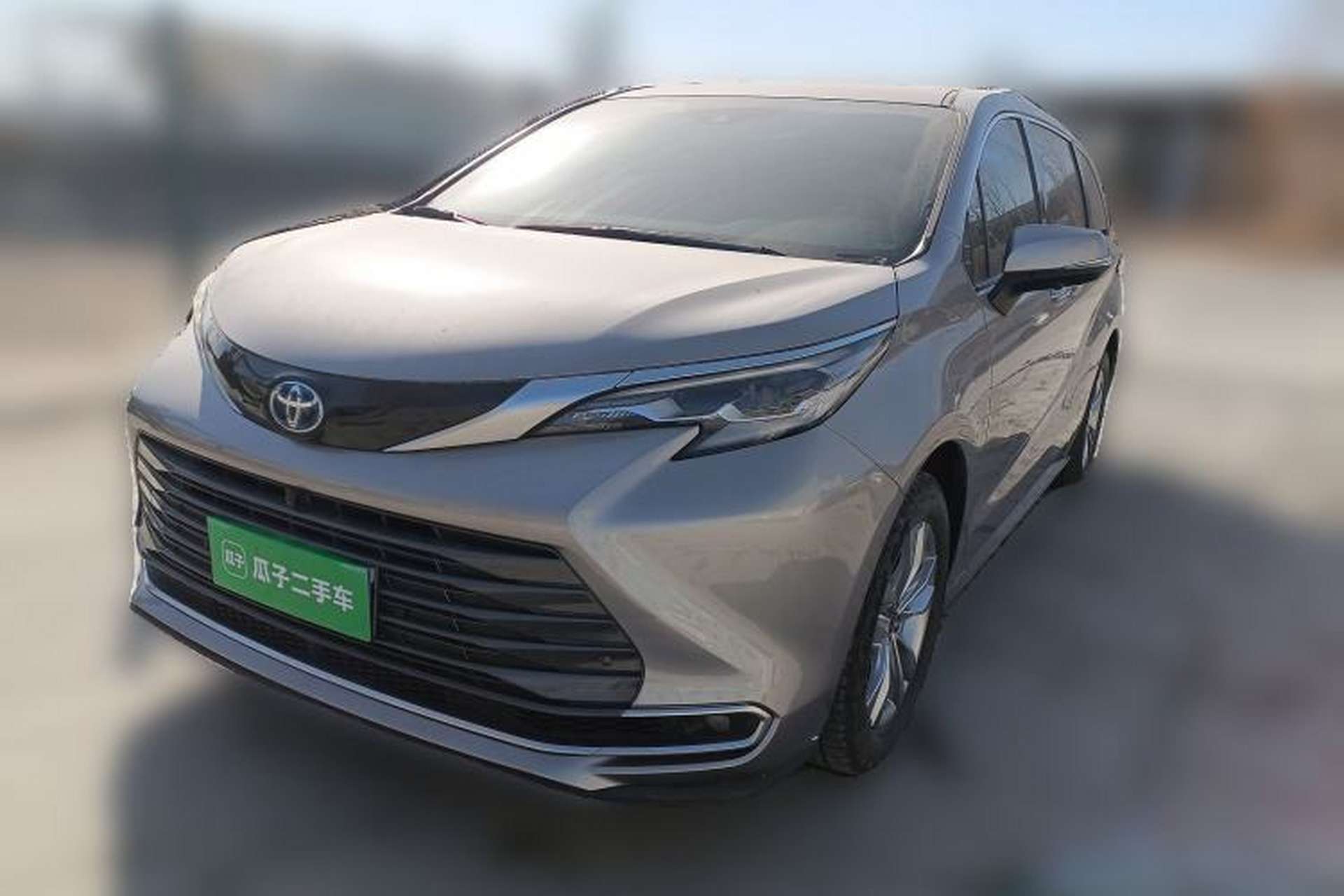 Used Toyota SIENNA 2021 2.5L Hybrid Ultimate Edition Front Left 45 Deg