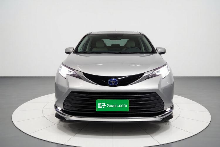 Used Toyota SIENNA 2021 2.5L Hybrid Luxury Edition Front