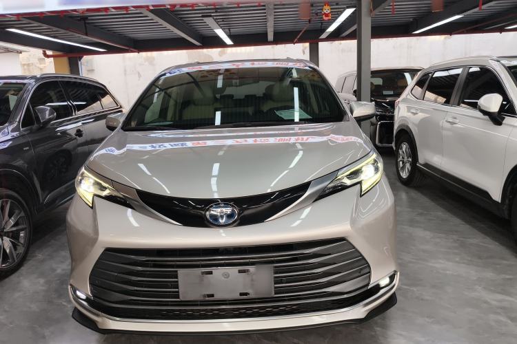 Used Toyota SIENNA 2021 2.5L Hybrid Ultimate Edition Front