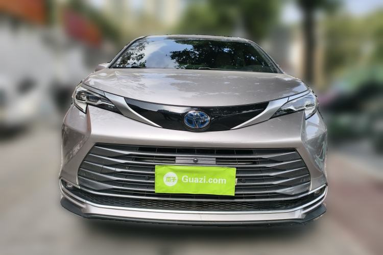 Used Toyota SIENNA 2021 2.5L Hybrid Premium Edition Front