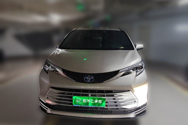 Used Toyota SIENNA 2021 2.5L Hybrid Platinum Edition Front