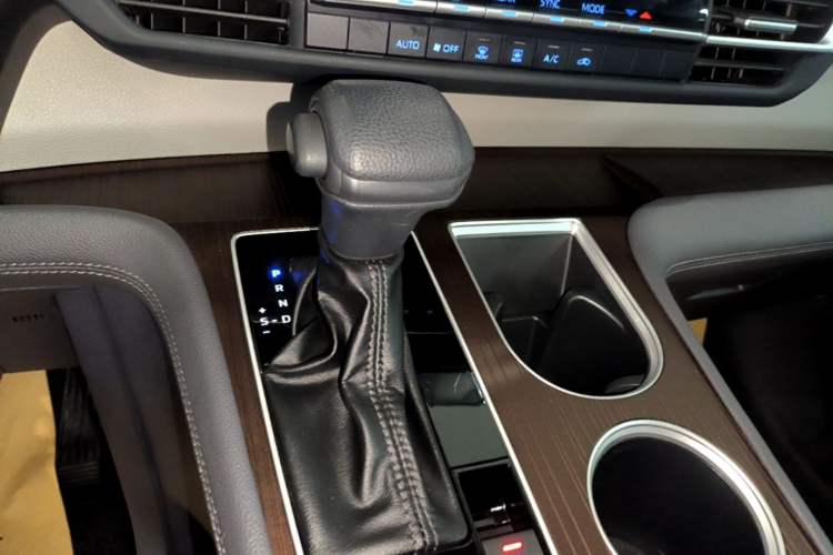 Used Toyota SIENNA 2021 2.5L Hybrid Comfort Edition Gear Lever