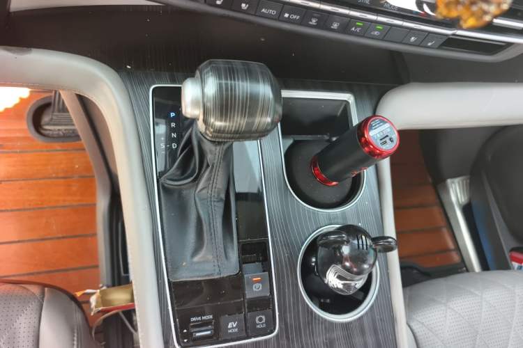 Used Toyota SIENNA 2021 2.5L Hybrid Comfort Edition Gear Lever